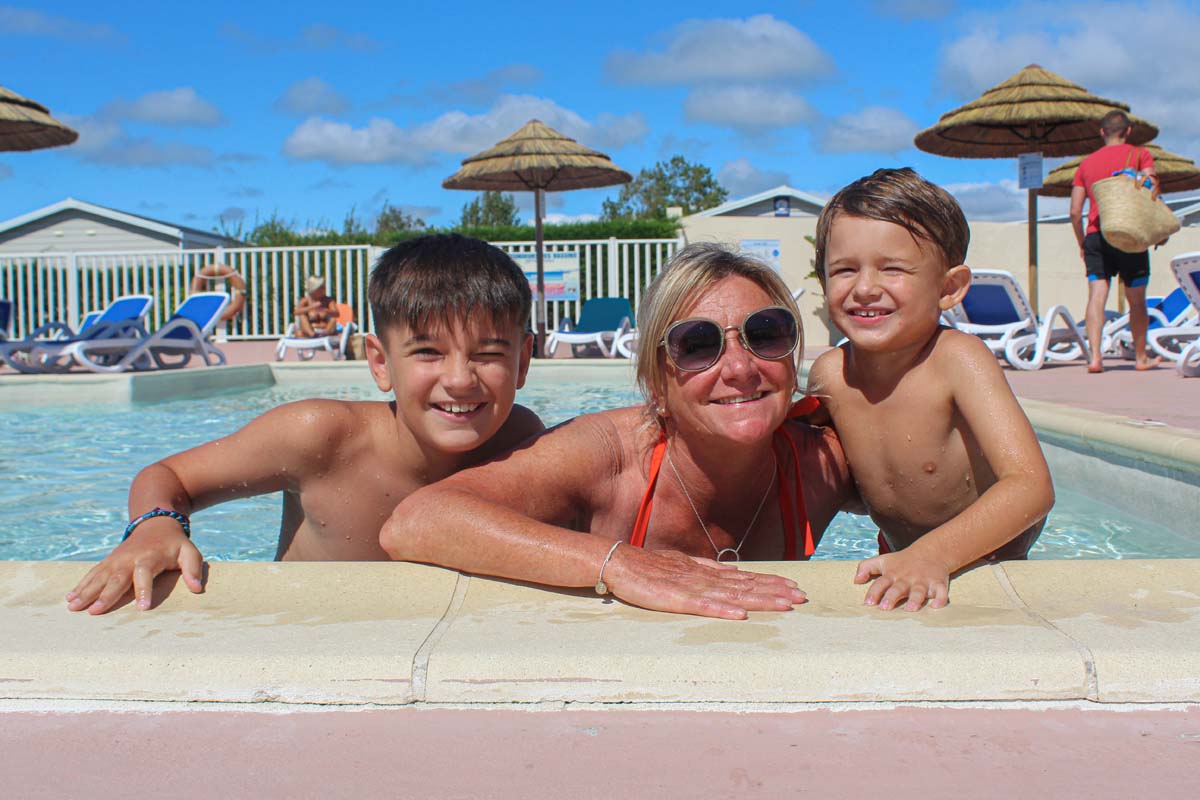 vacances famille piscine